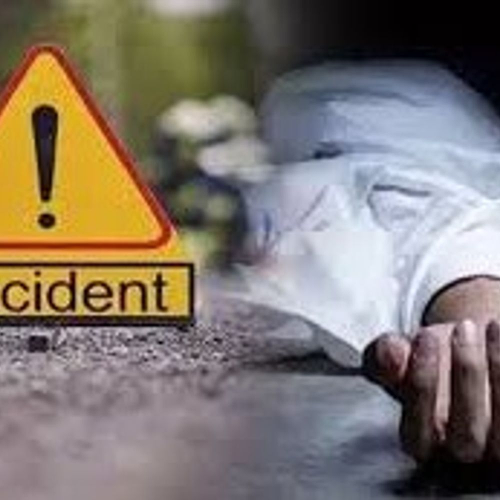 ललितपुर में बाइक-ट्रैक्टर भिड़ंत, पिता-बेटी की मौत:भाई दूज मनाकर लौटते समय हुआ हादसा, पत्नी गंभीर रूप से घायल