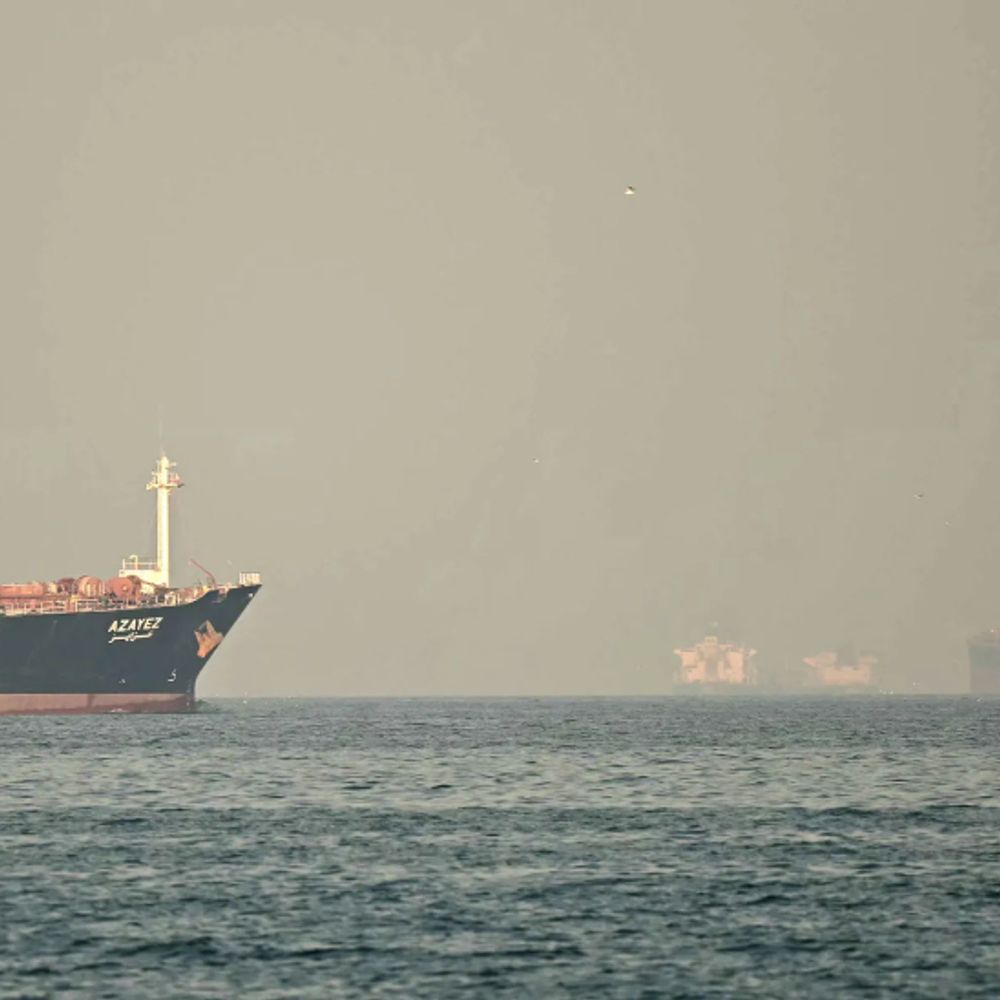 होर्मुज से 24 घंटे में सिर्फ 2 जहाज निकले:दुनिया की 20% तेल सप्लाई रुकी; रक्षा मंत्री बोले- भारत की तेल-गैस सप्लाई पर सीधा असर