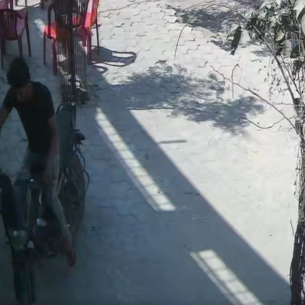 शादी से पहले चोरी हुई बाइक:पिता बेटी की शादी में देने के लिए लाए थे, वारदात CCTV कैमरे में हुई कैद