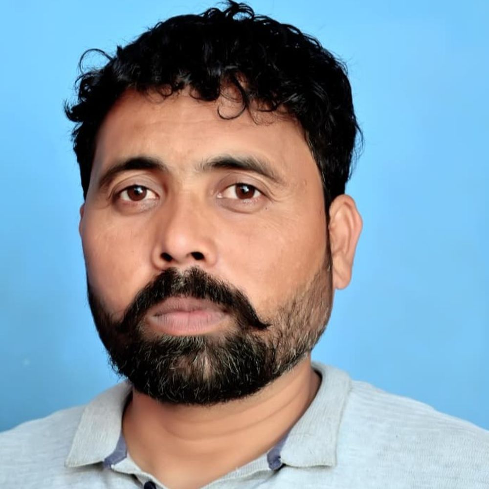 झांसी में पूर्व पार्षद के बेटे को मारी गोली:चचेरी बहन की शादी के कार्ड बंटाने निकला था युवक, हमलवारों ने पीछे से मार दी गोली