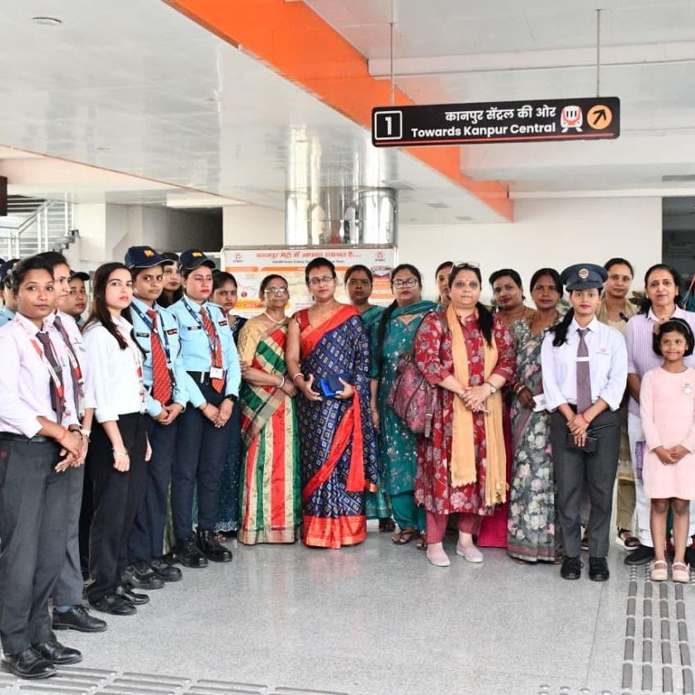 कानपुर मेट्रो में दौड़ी 'शक्ति मेट्रो':हर तीसरी ट्रेन की कमान महिलाओं के हाथ; सुरक्षा के लिए पैनिक बटन और 1200 से ज्यादा कैमरे