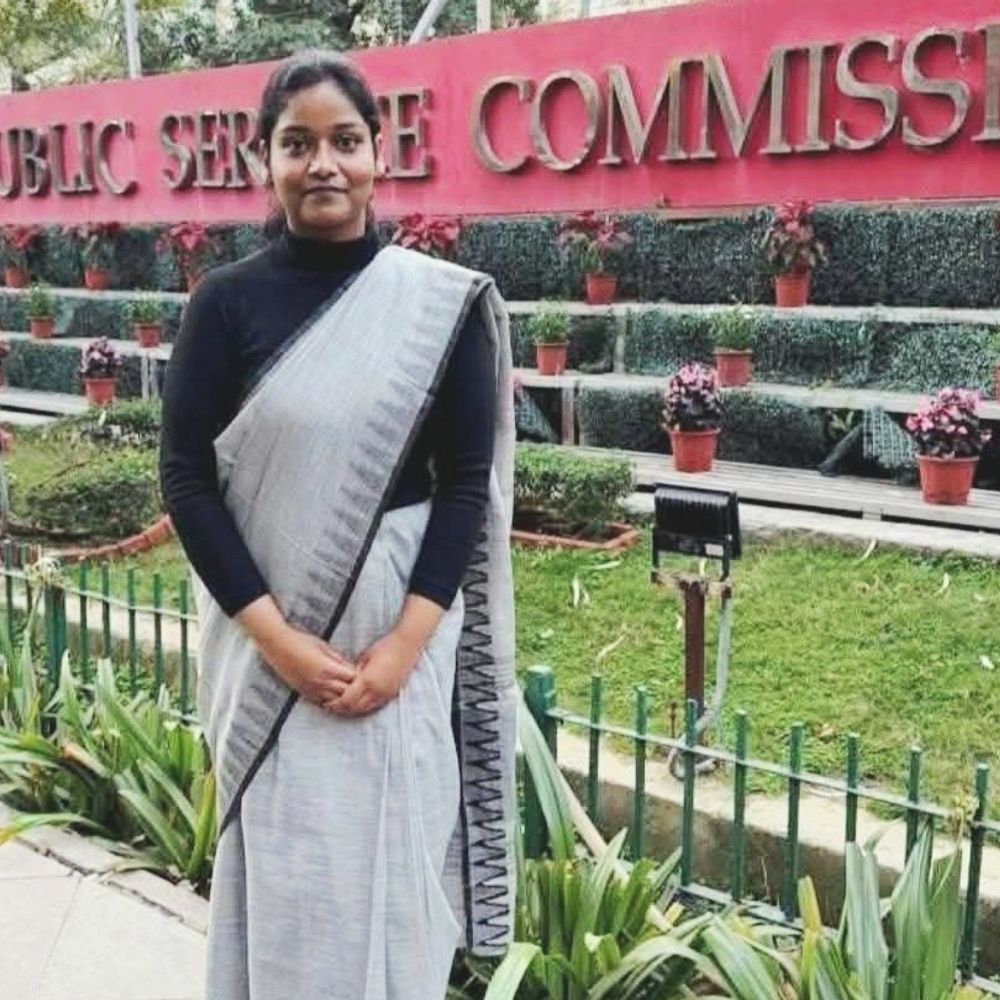 सीतापुर की प्रियशा वर्मा ने यूपीएससी परीक्षा उत्तीर्ण की:चौथे प्रयास में 324वीं रैंक हासिल की, जिले का मान बढ़ाया
