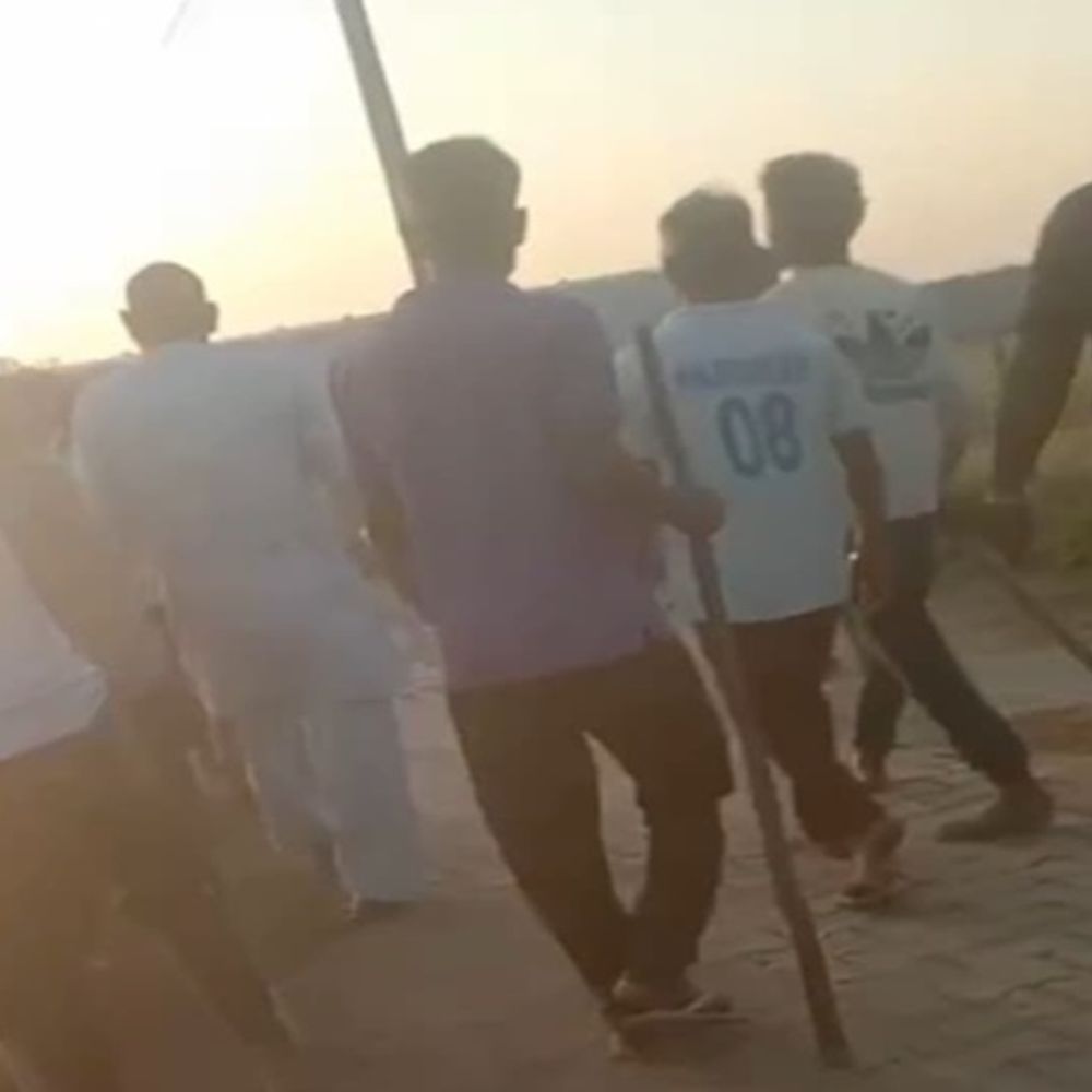 रोहतक में युवक की हत्या का मामला:  प्रत्यक्षदर्शी बोला, लाठी डंडों के साथ तलवार से किया हमला, सड़क पर घसीटा – Rohtak News