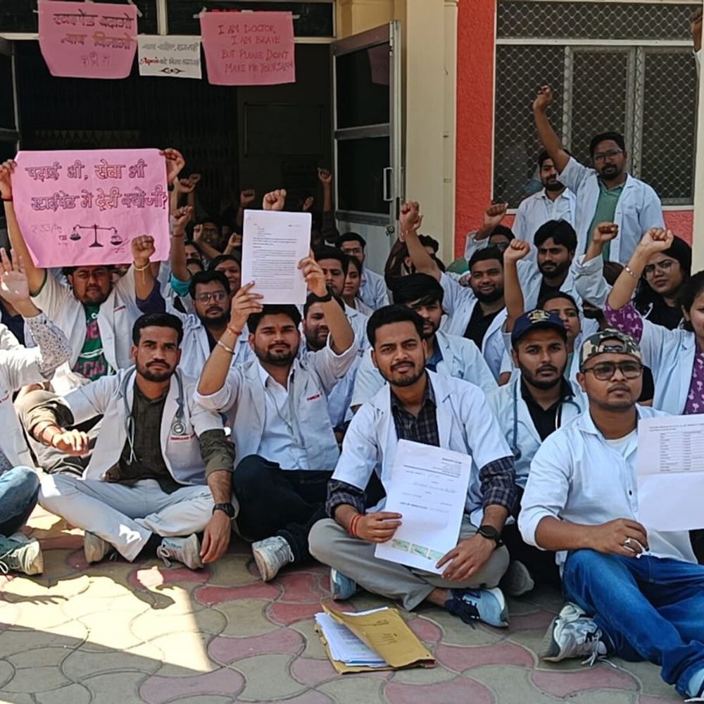 दुवासु के इंटर्नशिप छात्रों ने भत्ता बढ़ाने की मांग की:बोले-1000 रुपए महीना बेहद कम, अन्य राज्यों में 13 से 20 हजार तक मिल रहा