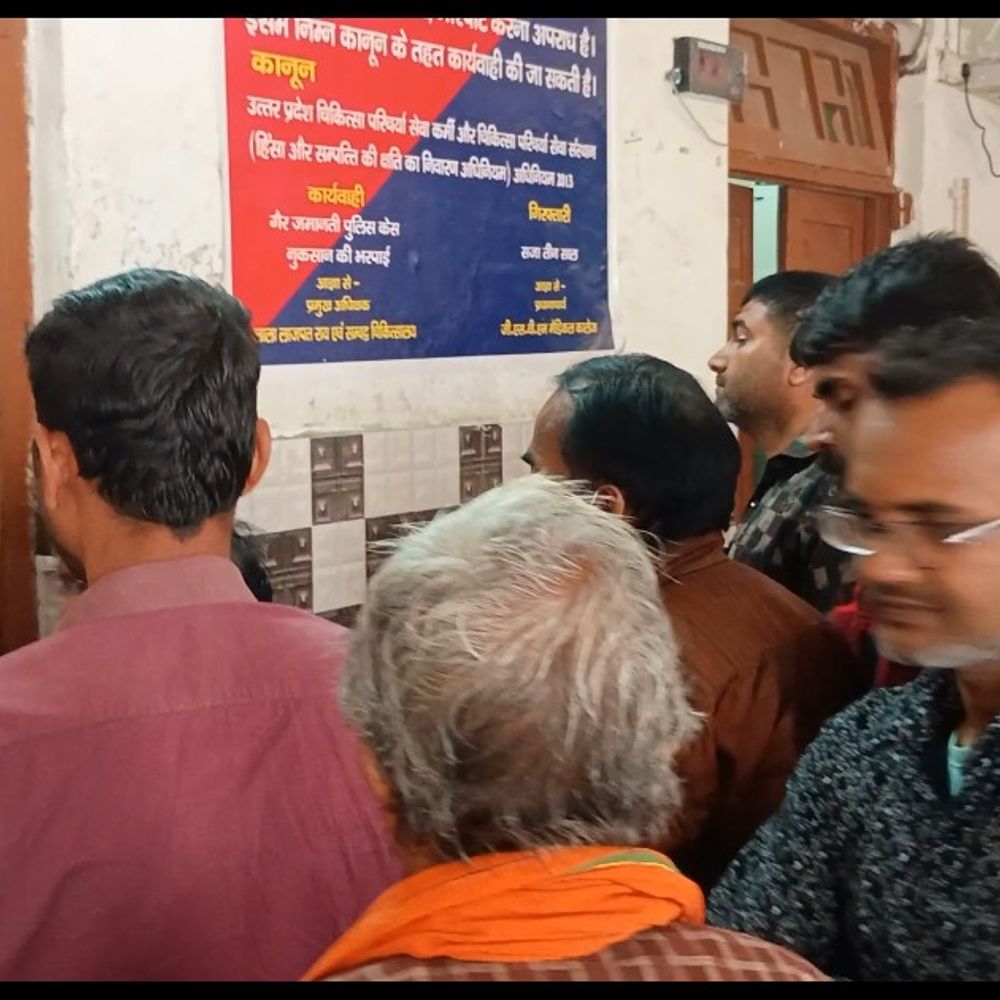 कानपुर में खोया और रंगीन पापड़ से 500 बीमार:डॉक्टर बोले- मिलावटी पकवान और केमिकल रंगों से मरीज बढ़े