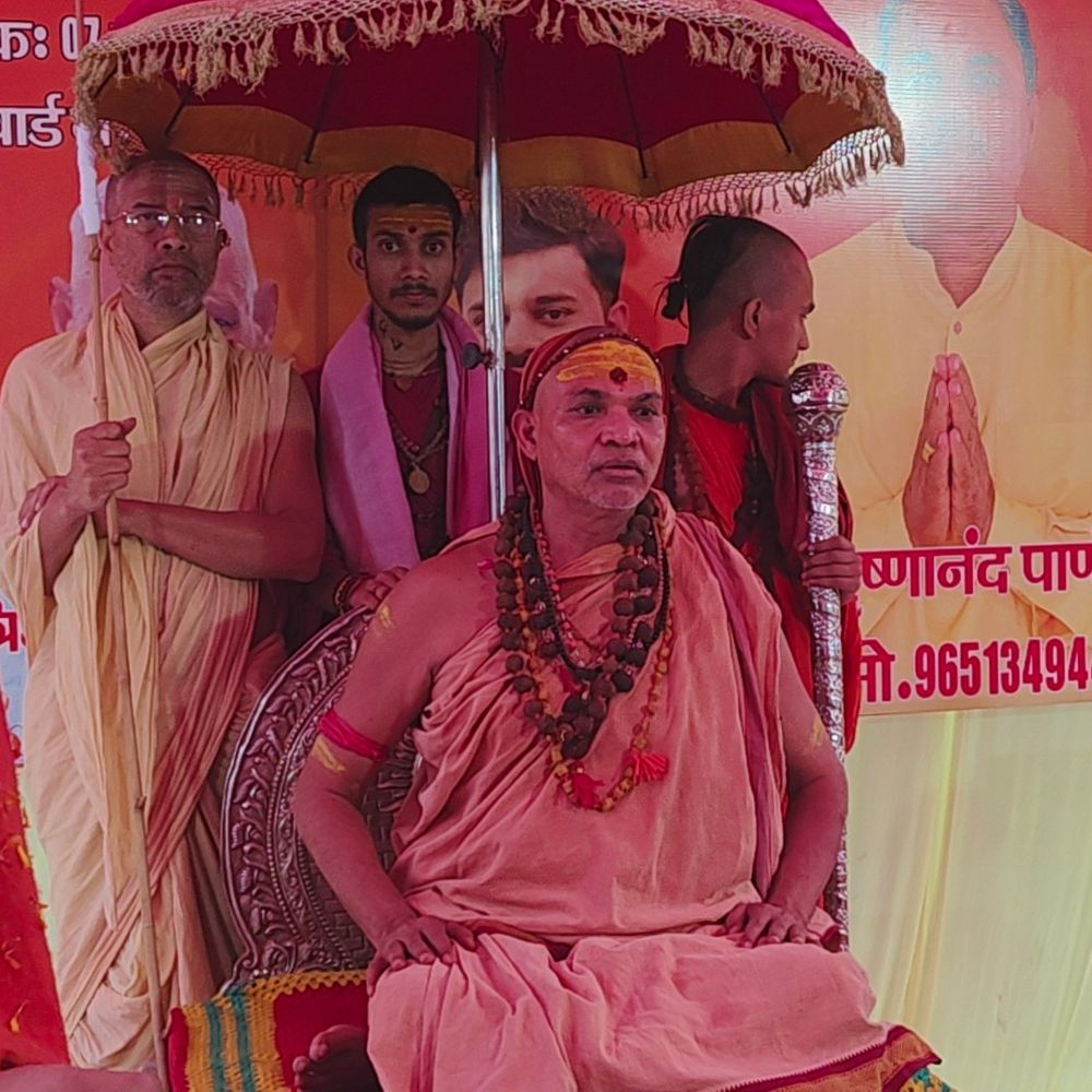 शंकराचार्य अविमुक्तेश्वरानंद की गौ-रक्षा यात्रा शुरू:अमेठी में बोले- अखिलेश यादव ने गौ हत्या रोकने का समर्थन किया