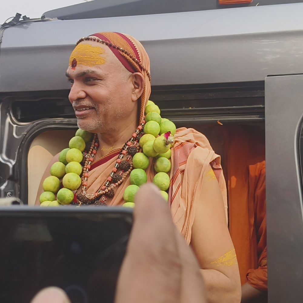 शंकराचार्य अविमुक्तेश्वरानंद प्रतापगढ़ पहुंचे:गौ रक्षा पर भाजपा सरकार को घेरा, 40 दिन का अल्टीमेटम