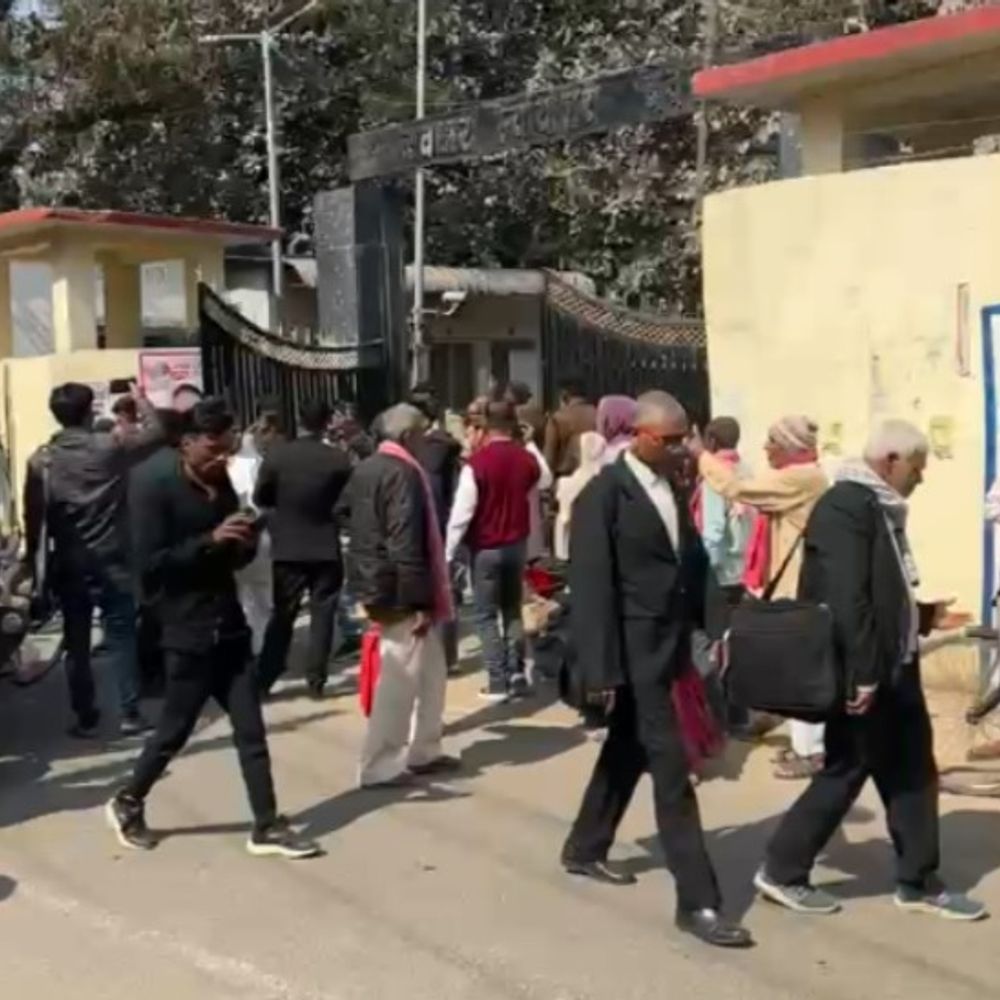 बक्सर में 21 साल पुराने आर्म्स एक्ट केस में फैसला:  आरोपी विजय शंकर को 3 साल की सजा; 20 हजार जुर्माना भी लगा – Buxar News