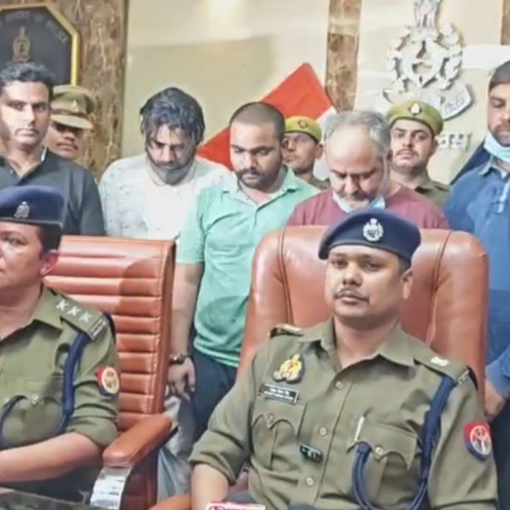 मेरठ में 1 करोड़ की ठगी, 4 आरोपी गिरफ्तार:1000 CCTV खंगालकर पकड़े गए, मास्टरमाइंड सहित 3 फरार