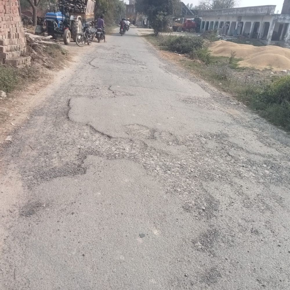 अमेठी में 53 सड़कों के नवीनीकरण का टेंडर अटका:निर्धारित तिथि के 10 दिन बाद भी टेक्निकल बिड नहीं खुली