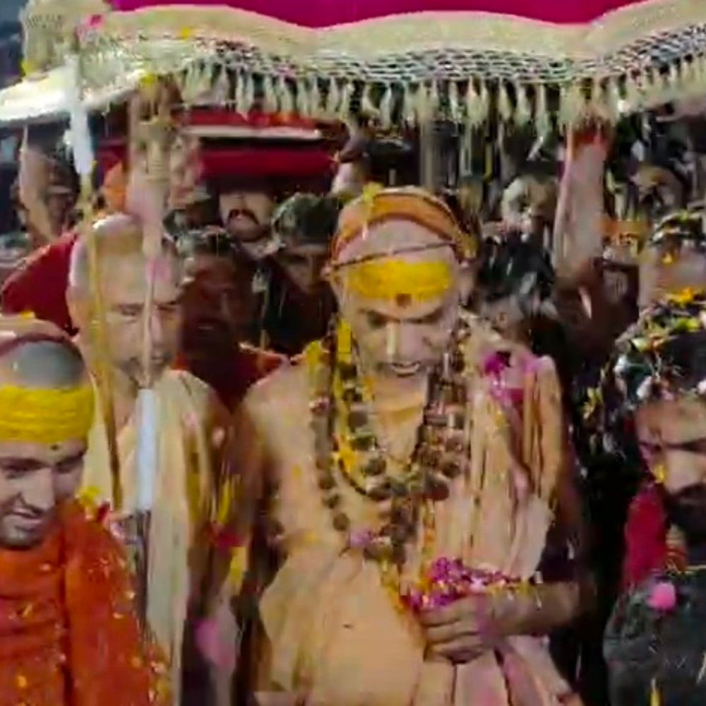 शंकराचार्य अविमुक्तेश्वरानंद रायबरेली पहुंचे:एकदिवसीय दौरे पर, विधायक के भतीजे के आवास पर करेंगे रात्रि विश्राम