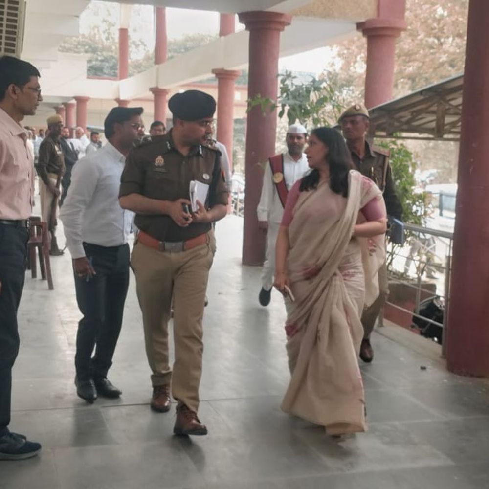 कमिश्नर-एडीजी ने सिराथू में सुनीं जनसमस्याएं:सम्पूर्ण समाधान दिवस पर शिकायतों के तुरंत निस्तारण के दिए निर्देश