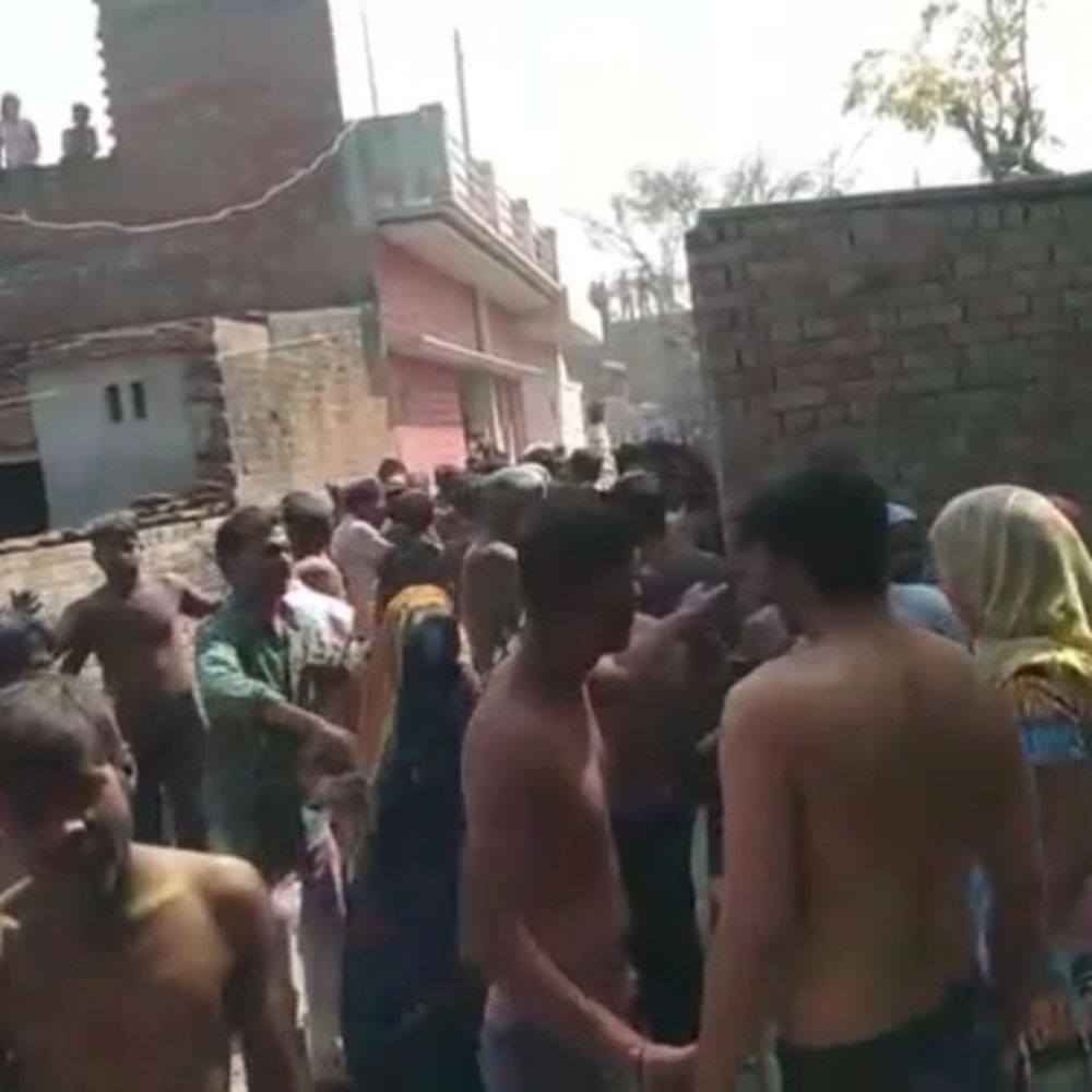 बदायूं में दलित परिवार से मारपीट:जातिसूचक गाना बजाने के विरोध पर 50 अज्ञात समेत 13 नामजद पर केस