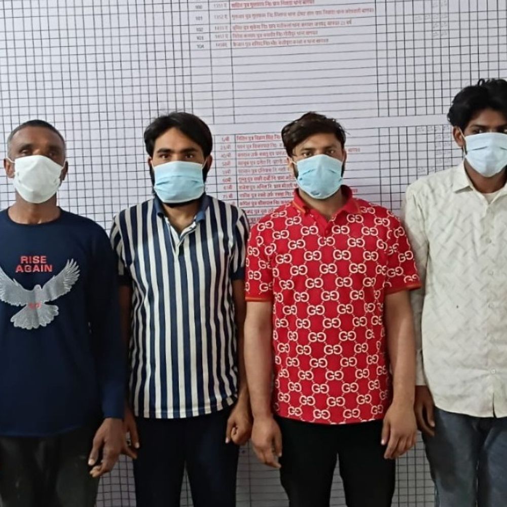 बागपत में 4 आरोपी गिरफ्तार, 25 पशु बरामद:पशु क्रूरता अधिनियम के तहत पुलिस की कार्रवाई