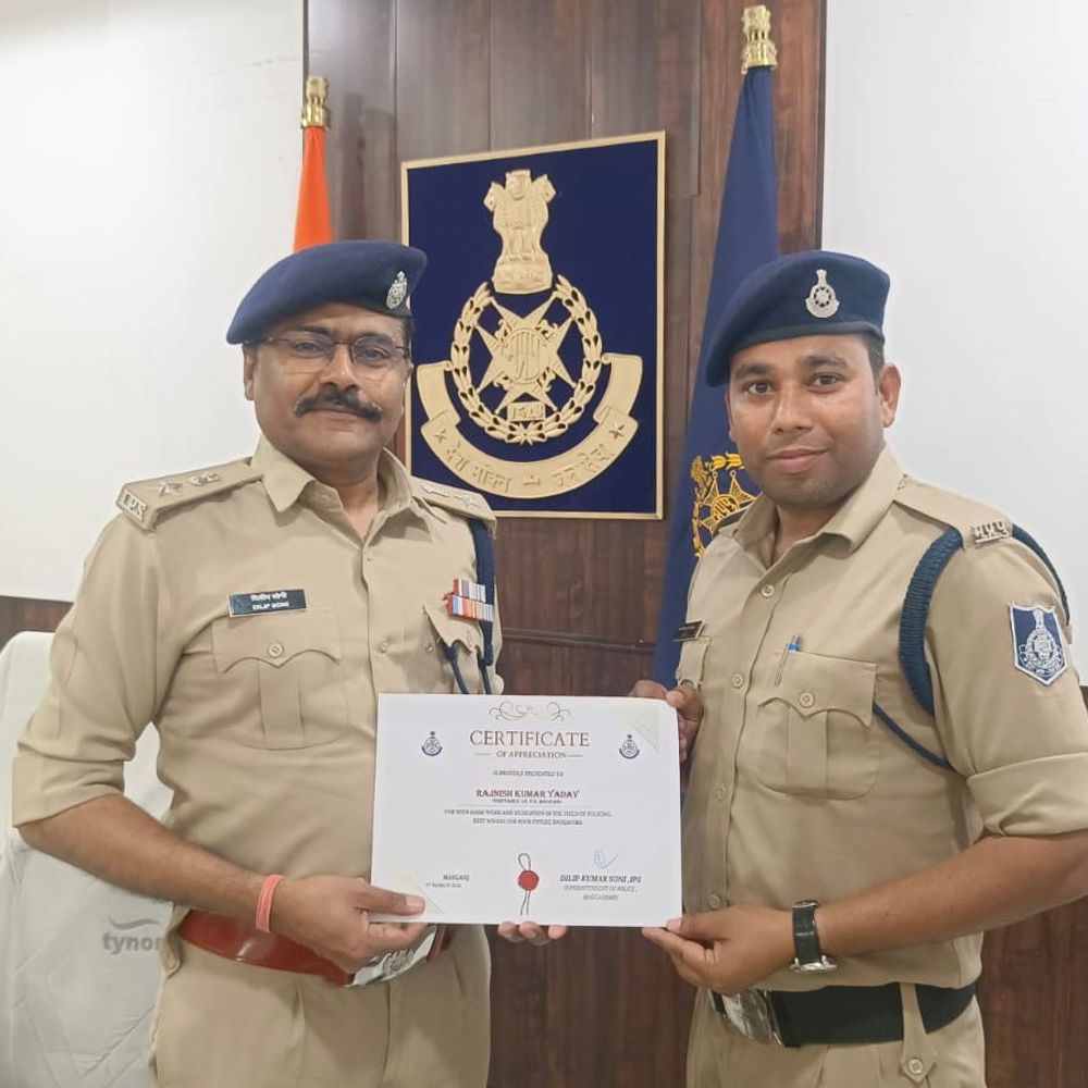 मऊगंज में डायल-112 जवानों ने बचाई घायलों की जान:  एसपी दिलीप सोनी ने तत्परता के लिए किया सम्मानित; बोले- ये ‘रियल लाइफ हीरो’ – Mauganj News