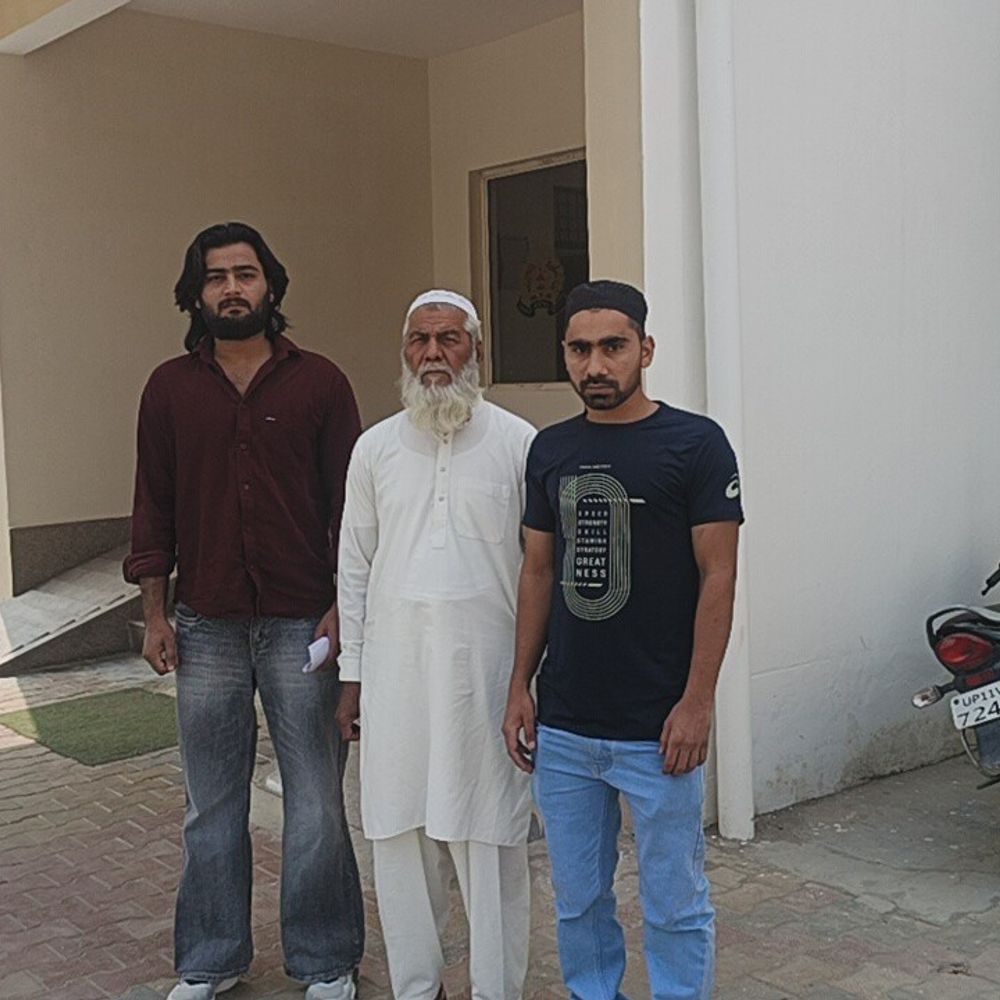 चोरी मामले में पुलिस पर तहरीर बदलने का आरोप:पीड़ितों ने कहा- लाखों का माल बरामद होने पर भी आरोपियों को बचाया गया