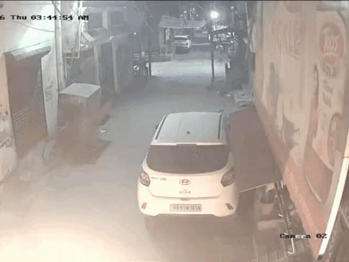 लुधियाना में व्यक्ति को लगी आग,VIDEO:  किराएदार के घर में पेट्रोल डालकर लगाई थी आग, महिला व बच्चों ने भागकर बचाई जान – Ludhiana News