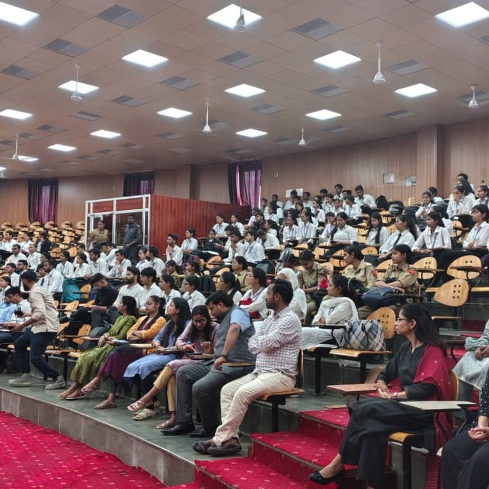 CSJMU में गूंजी महिला सुरक्षा की आवाज:लॉन्च हुआ 'ZENHER' ऐप, छात्राओं को मिला आत्मनिर्भरता का मंत्र