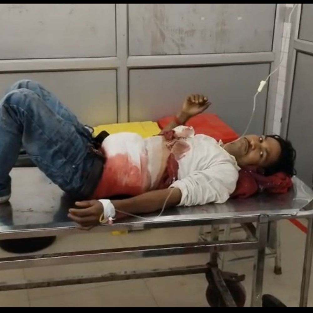 शादी से इनकार पर प्रेमी ने प्रेमिका को चाकू मारा:बहराइच में खुद को भी घायल कर कीटनाशक पिया, दोनो पहले से है शादीशुदा