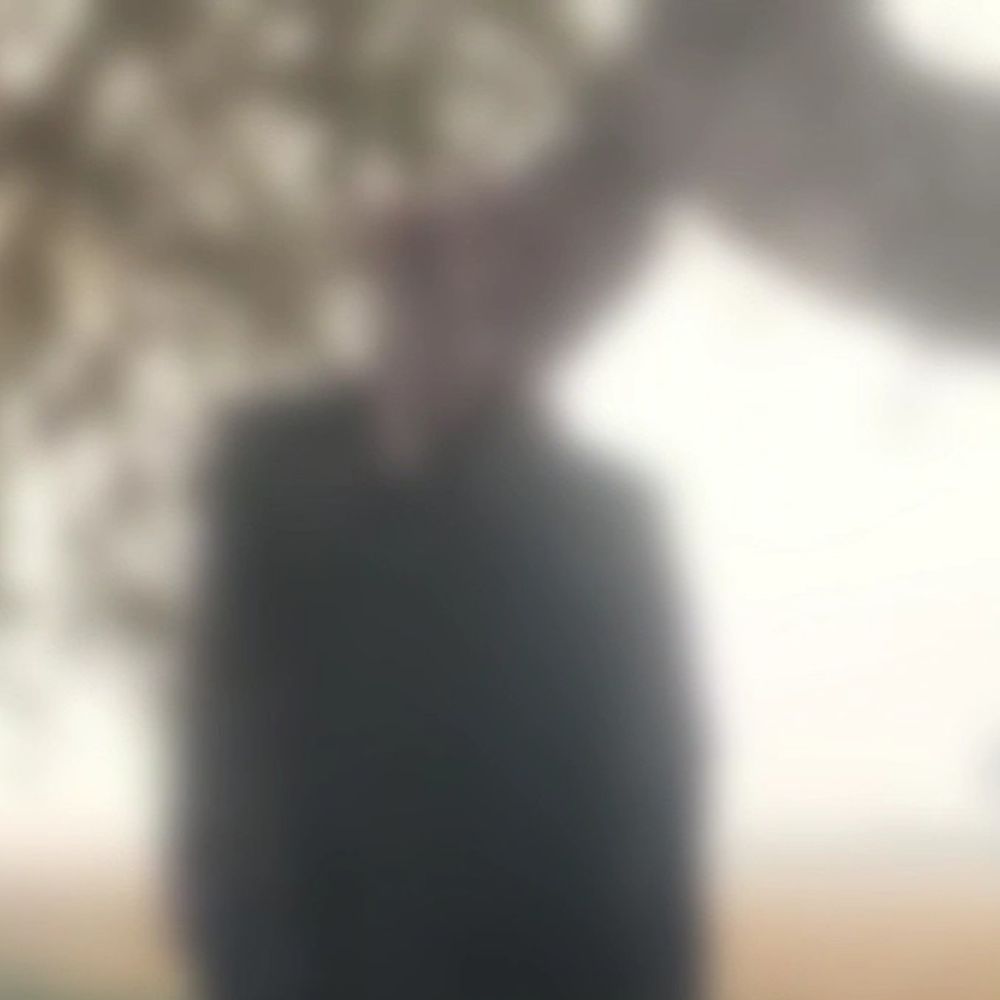 गोंडा में गल्ला व्यापारी का शव पेड़ से लटका मिला:कल सुबह से लापता थे, किराना दुकान पर जाने की बात कहकर घर से निकले थे