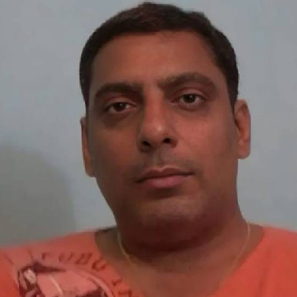 कानपुर का घूसखोर लेखपाल आलोक दुबे बर्खास्त:50 करोड़ से ज्यादा की 41 संपत्तियां बनाई, जांच में खुलासे के बाद एक्शन