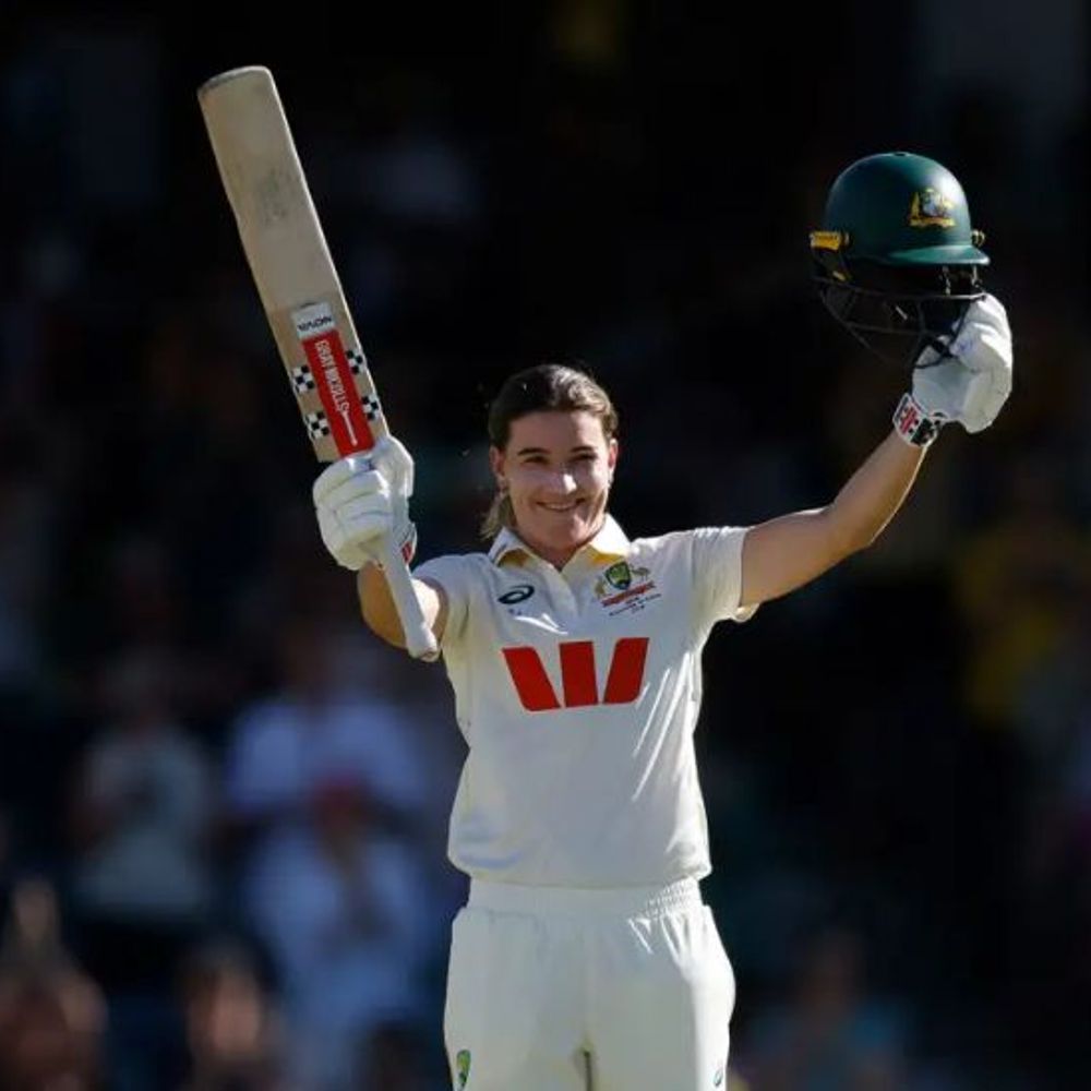 इंडिया-ऑस्ट्रेलिया विमेंस टेस्ट- AUS 323 पर ऑलआउट:एनाबेल सदरलैंड का शतक, एलिस पैरी की फिफ्टी, सायली सतघरे ने 4 विकेट लिए