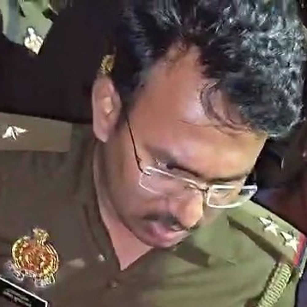 आजमगढ़ में आठ लोगों पर हुआ मुकदमा:तेज रफ्तार स्कॉर्पियो की टक्कर से हुई मौत के बाद सड़क जाम करने का आरोप