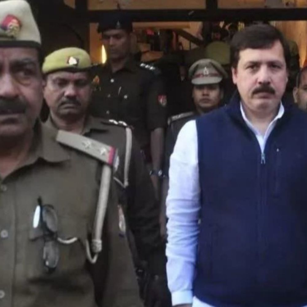 वाराणसी टकसाल सिनेमा शूटआउट में EX.MP धनंजय सिंह पेश:विधायक अभय के गवाहों पर उठाए सवाल, सबूतों को फिर खंलागने की अपील