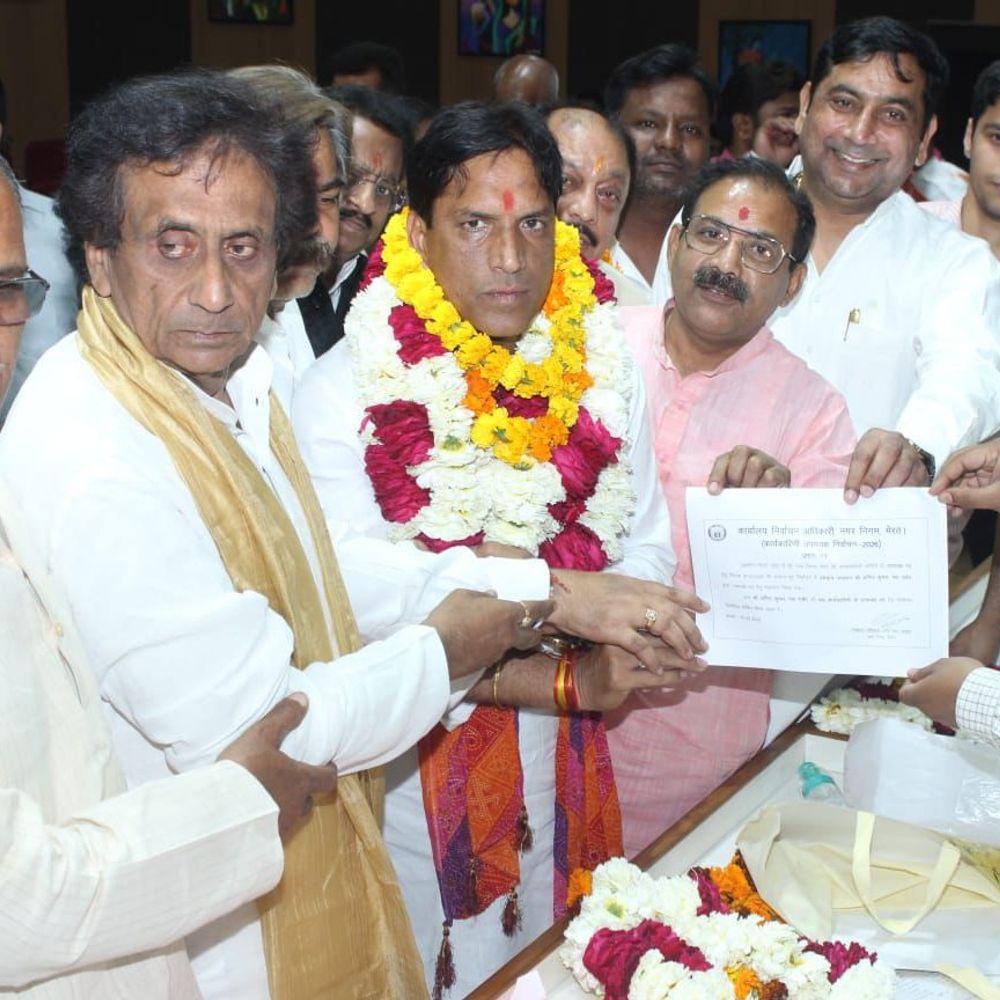 नगर निगम कार्यकारिणी के निर्विरोध उपाध्यक्ष बने अनिल वर्मा:मेरठ में एक बार कैंसल होने के बाद शनिवार को हुआ चुनाव, कोई प्रत्याशी नहीं आया सामने