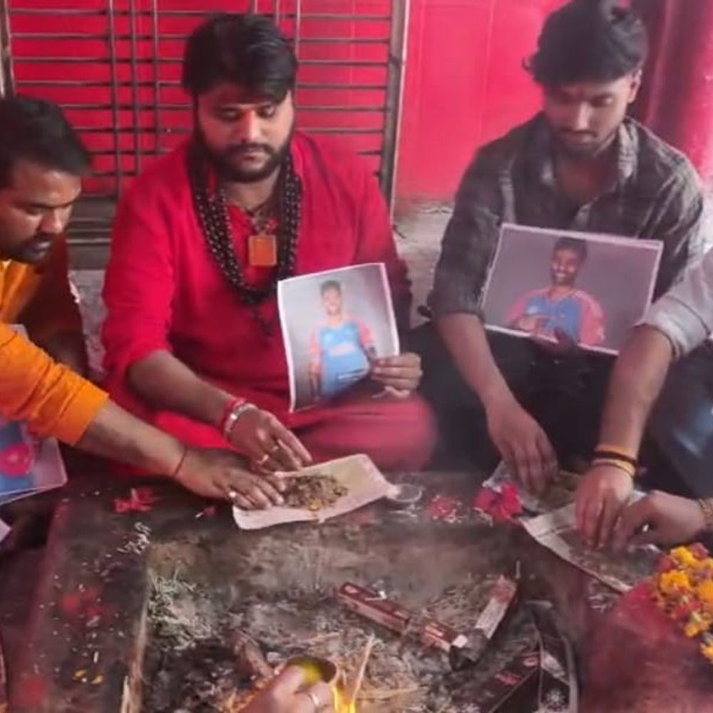 जौनपुर में भारत की जीत के लिए हवन पूजन:क्रिकेट प्रेमियों ने टी20 विश्व कप जीतने की कामना की