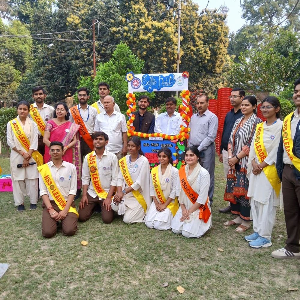 नेशनल पीजी कॉलेज के एनएसएस शिविर का शुभारंभ:मोती महल लॉन में सात दिवसीय विशेष शिविर शुरू