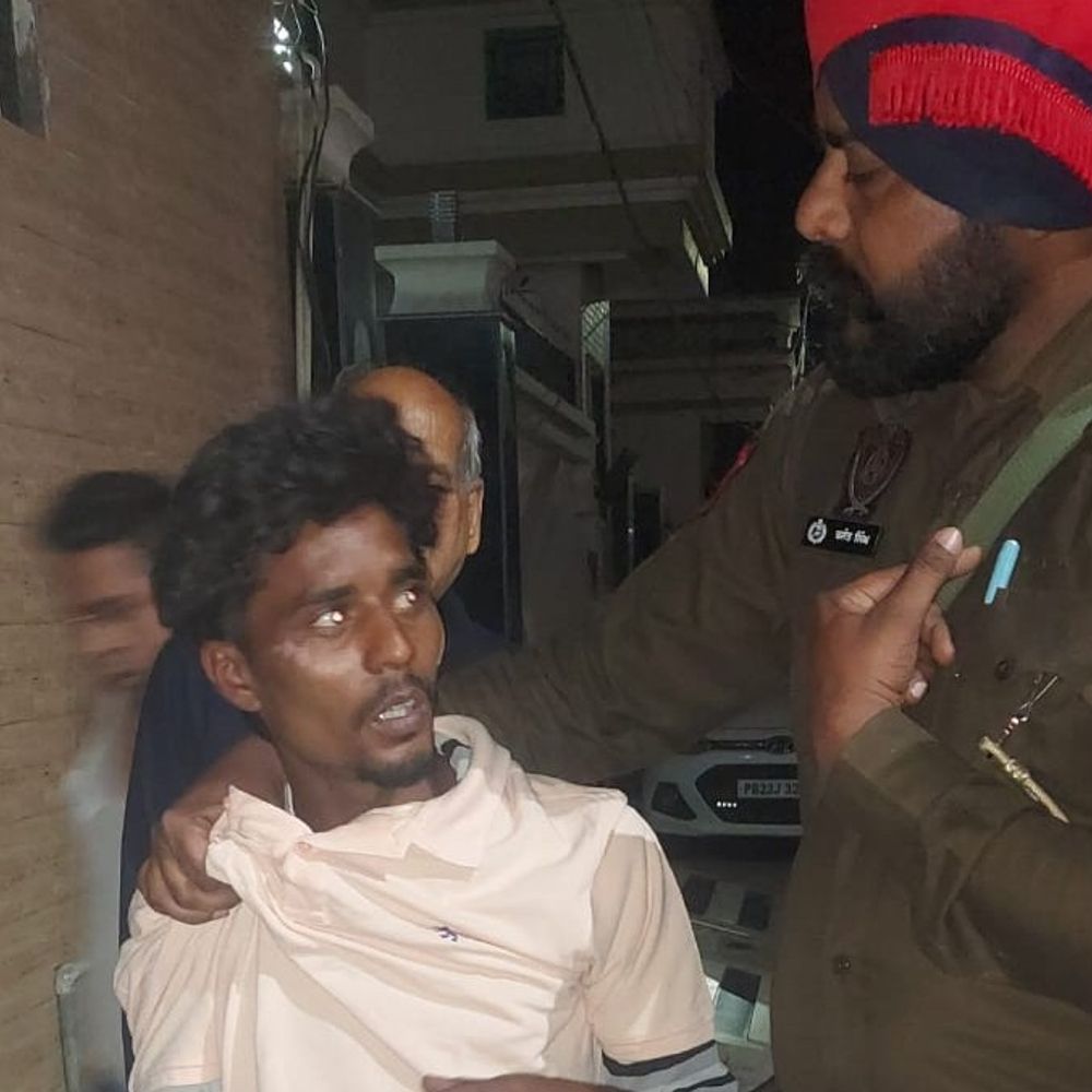 फाजिल्का में चोर ने घर में घुसकर खाया खाना:  बादाम-तौलिया और चप्पलें लेकर भागा; पीसीआर ने नंगे पांव पकड़ा – Fazilka News