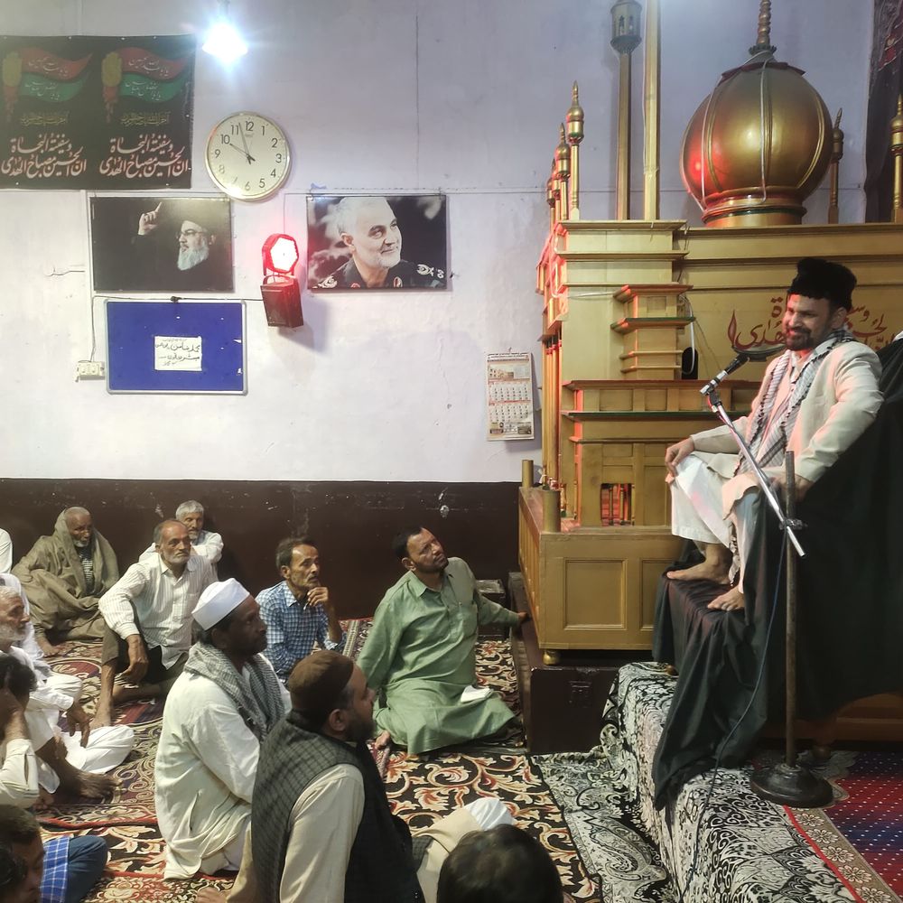 संभल में शिया मुसलमानों की मजलिस:ईरान के खामनेई के लिए मर्सिया, अमेरिका-इजरायल की निंदा की