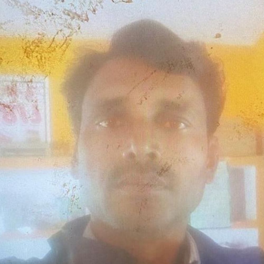 भतीजी के तिलक से लौट रहे चाचा की मौत:फर्रूखाबाद में विपरीत दिशा से आ रही अज्ञात वाहन ने मारी टक्कर