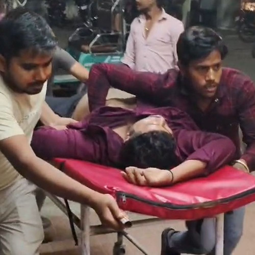 घरेलू विवाद में युवक ने चूहे मारने की दवा खाई:इटावा में हालत बिगड़ने पर जिला अस्पताल में भर्ती कराया गया