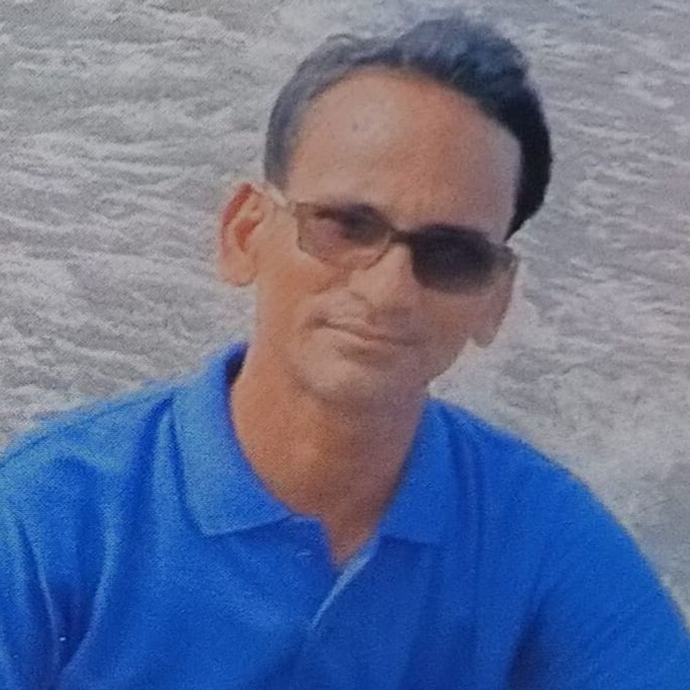 जालौन में संविदा स्वास्थ्यकर्मी ने आत्महत्या की:शराब पीने को लेकर पत्नी से होता था विवाद, आधी रात फंदे पर झूला