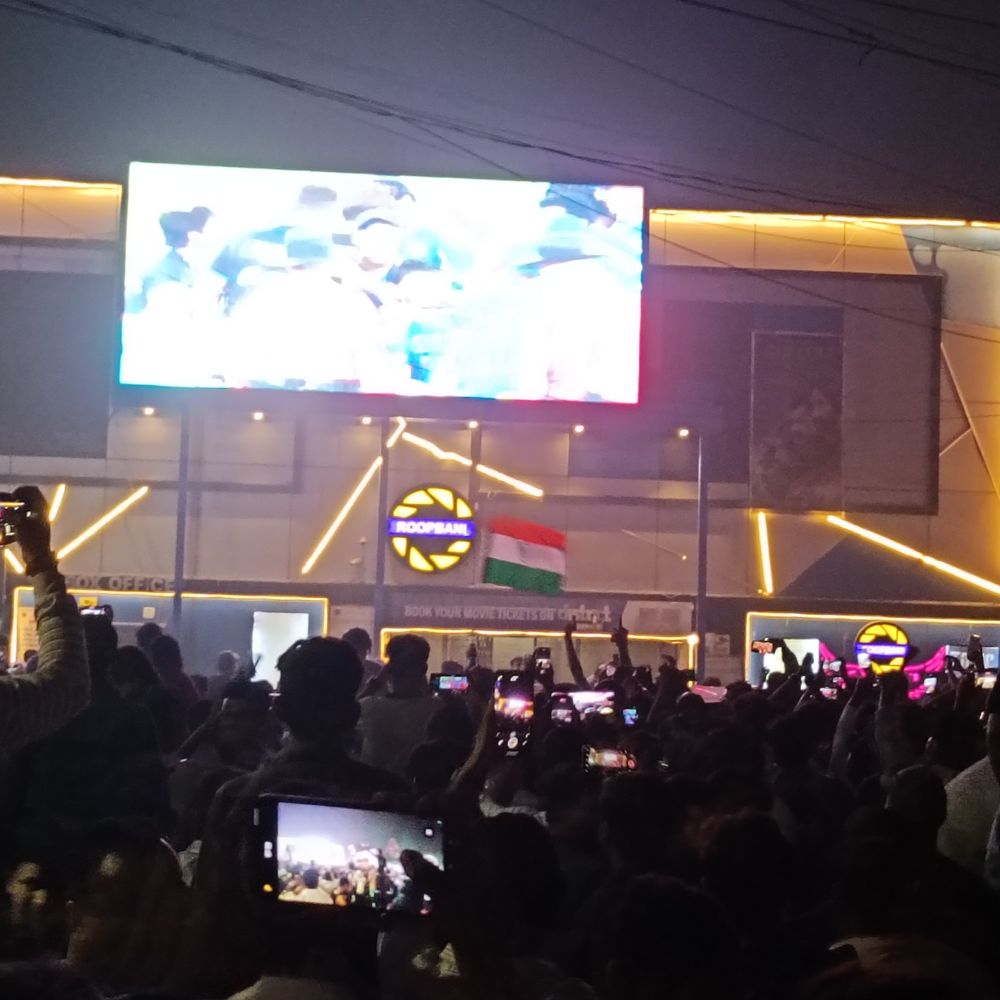 पूर्णिया में भारत की जीत पर ट्रैक्टर पर चढ़कर डांस:  युवाओं ने डीजे के साथ निकाला विजय जुलूस, आतिशबाजी कर क्रिकेट प्रेमियों ने मनाई खुशी – Purnia News