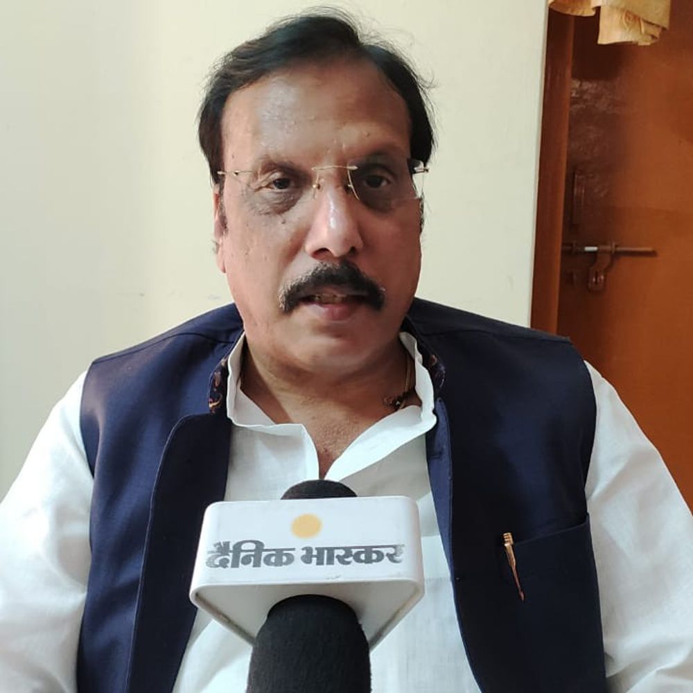 सासंद बोले- मंत्री के काफिले में हिस्ट्रीशीटर चलते हैं:राजीव राय ने कहा- मेरी हत्या करा दें, भाजपा नेता ने उनके पिता पर की थी टिप्पणी