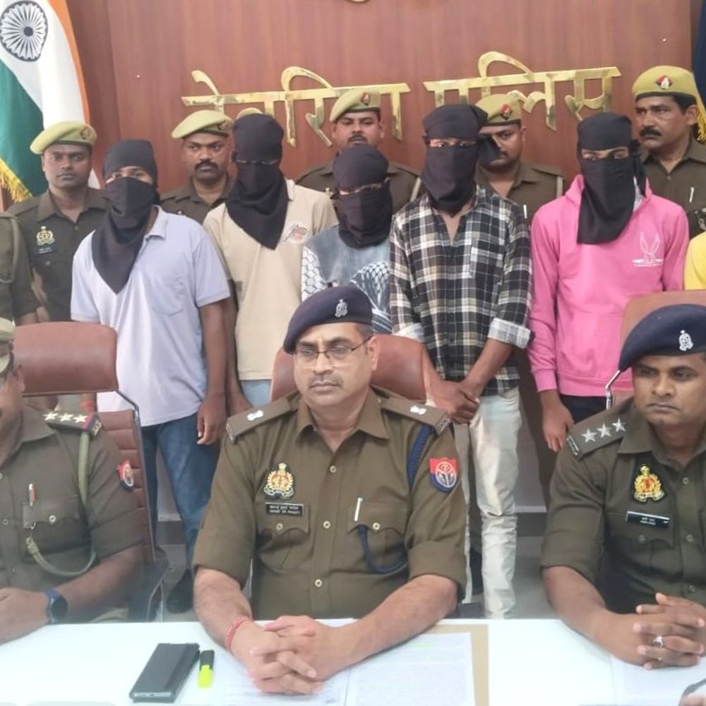 रुद्रपुर पुलिस ने दो लूट-डकैती का खुलासा किया:छह आरोपी गिरफ्तार, नकदी और असलहे बरामद