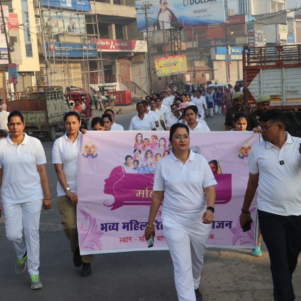 अंतर्राष्ट्रीय महिला दिवस पर सशक्तिकरण रैली:हाथरस में सुरक्षा, सम्मान और स्वावलंबन का संदेश दिया