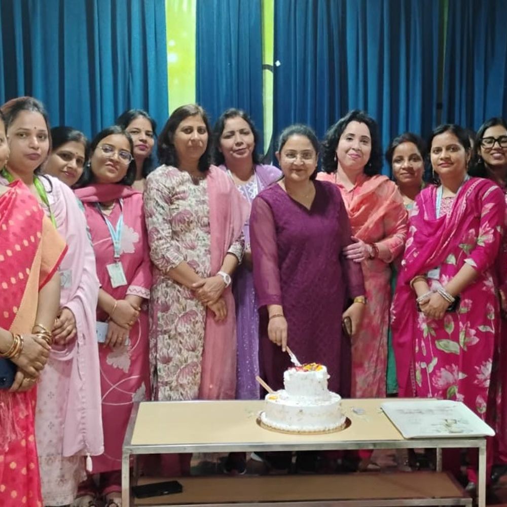 MUIT लखनऊ में अंतरराष्ट्रीय महिला दिवस मनाया गया:महिला कर्मचारियों और छात्राओं के योगदान को सराहा गया