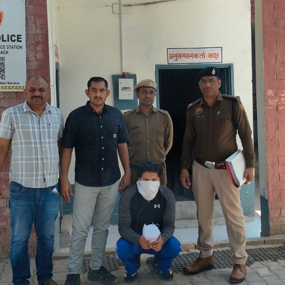 आर्मी ऑफिसर बनकर ठगी करने वाले गिरोह का भंडाफोड़:  साइबर क्राइम पुलिस ने आरोपी को किया गिरफ्तार, सोशल मीडिया के जरिए की थी लाखों की ठगी – Jind News
