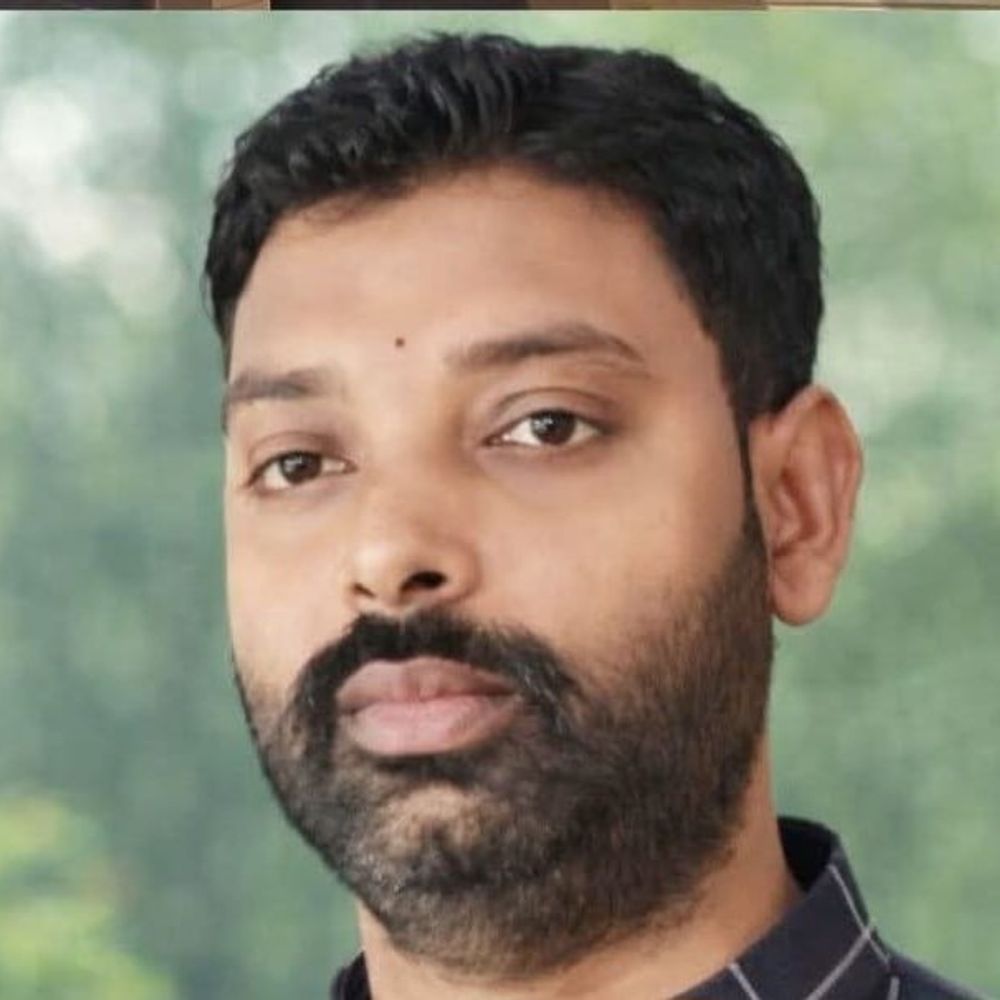 शिक्षक की आत्महत्या मामले में वरिष्ठ लिपिक निलंबित:देवरिया में जांच में लापरवाही पाई गई; बीएसए शालिनी और लिपिक संजीव पहले ही निलंबित