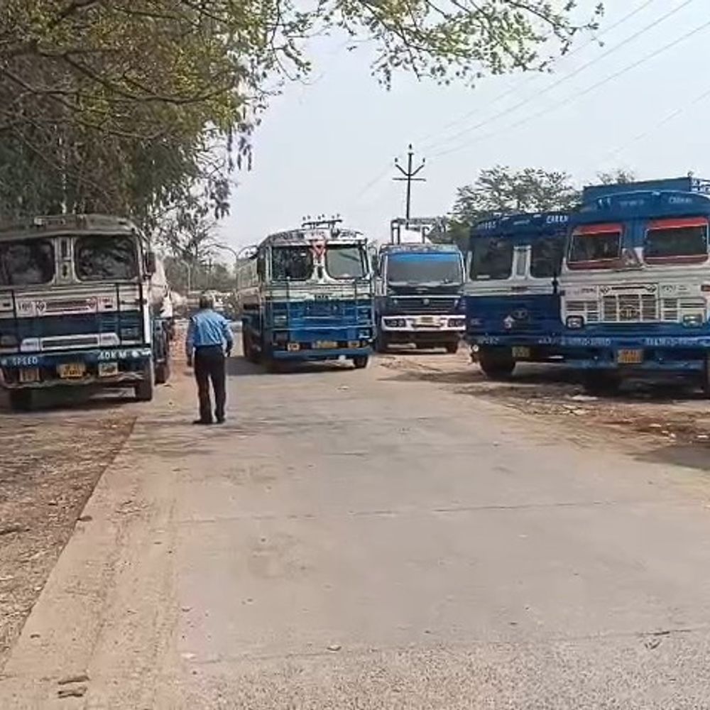 गोंडा में 11800 किलो लीटर डीजल औऱ पेट्रोल उपलब्ध:400 केएल प्रतिदिन गोंडा में पहुंची खपत, अफवाहों पर ध्यान न देने की अपील