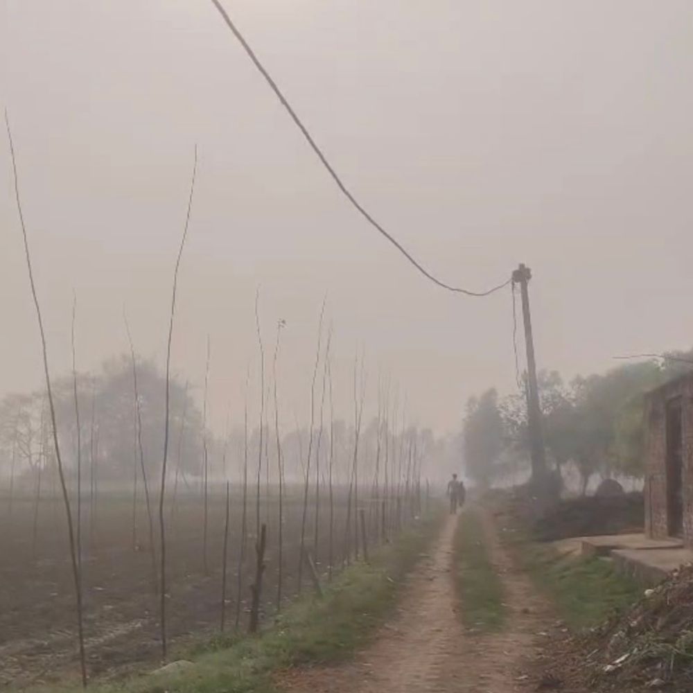 संभल में AQI 222, न्यूनतम 17 डिग्री तापमान:बदलते मौसम से बढ़े खांसी-जुकाम के मरीज, दिन में 37 डिग्री, मध्यरात्रि में घना कोहरा