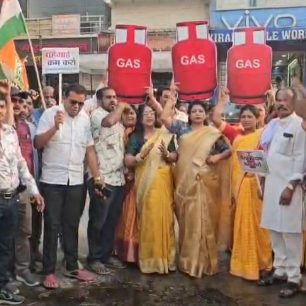 घरेलू गैस 60 रुपए महंगी, कांग्रेस का प्रदर्शन:  कोंडागांव में मोदी-साय का पुतला दहन किया, महंगाई पर केंद्र सरकार को घेरा – Kondagaon News