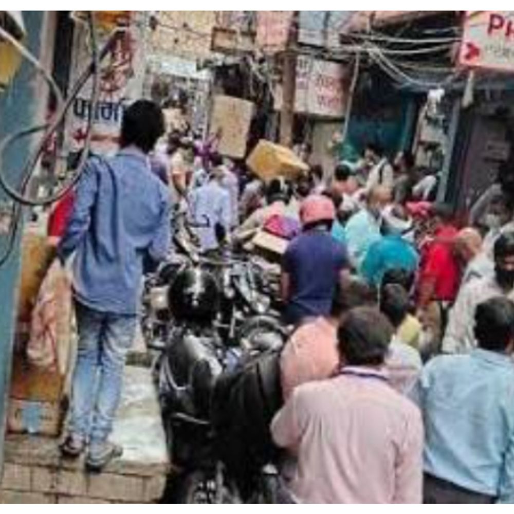 सप्तसागर दवा मंडी में नगर निगम की बड़ी कार्रवाई:विरोध के बीच हाउस टैक्स के बकायदारों से वसूला 10.30 लाख, 175 प्रतिष्ठानों से लेना है 5 करोड़