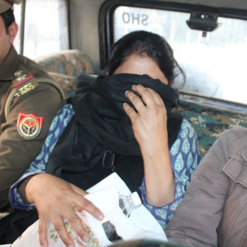 मुकदमे से बेटी एमन बाहर, पति मसूद फरहत शामिल:पाकिस्तानी महिला सबा फरहत के केस में आया नया मोड़, जमानत पर 12 में सुनवाई