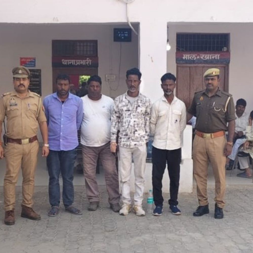 चोरी की फिराक में घूम रहे चार युवक गिरफ्तार:इटावा पुलिस ने घेराबंदी कर चोरों को पकड़ा