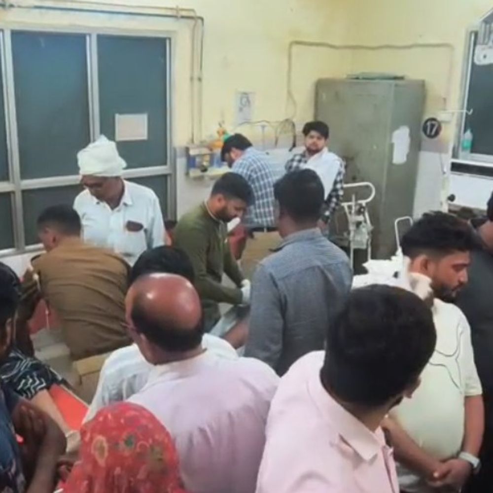 अज्ञात वाहन की टक्कर से बुजुर्ग महिला की मौत:पिलुआ थाना क्षेत्र में हादसा, पुलिस जांच में जुटी